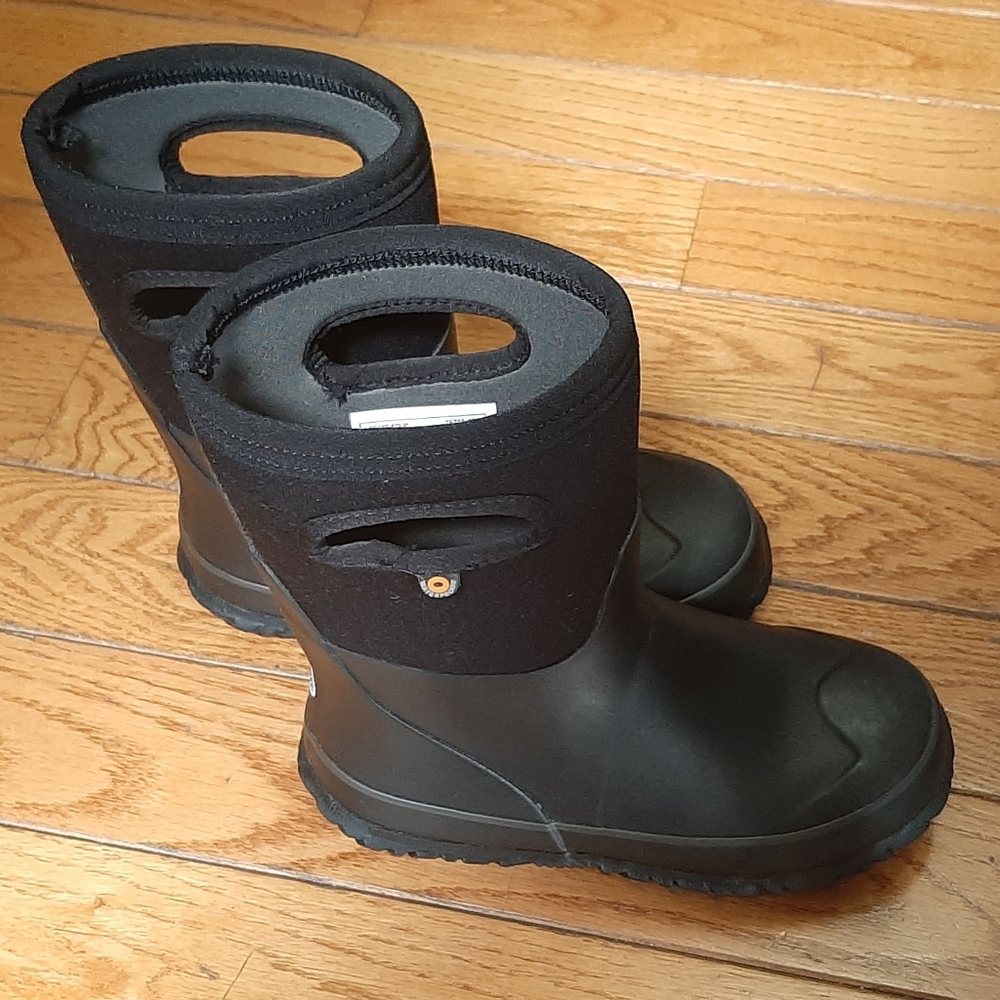 Bogs Boots Size 2